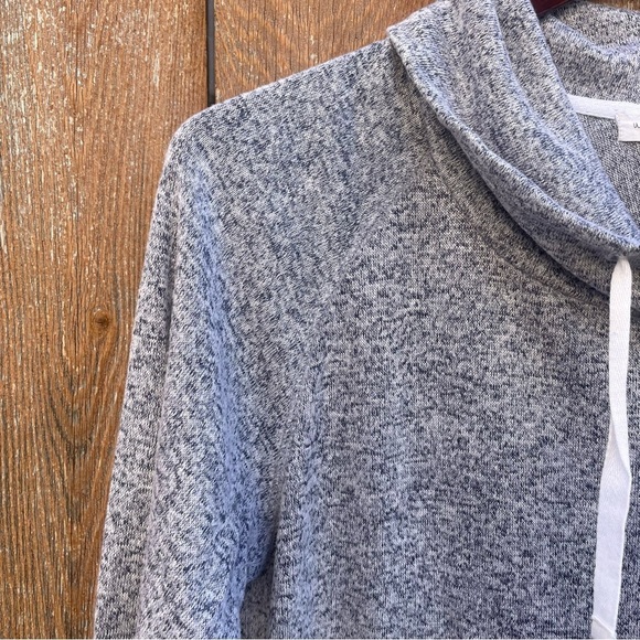 ULTRA FLIRT Women’s Gray Long Sleeve Cowl Neck‎ Sweatshirt Size Small - Picture 4 of 13